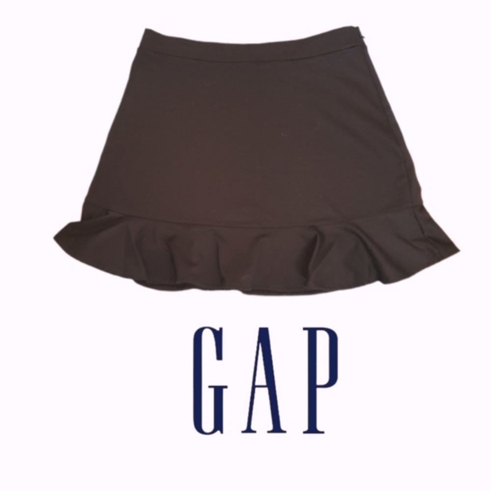 Gap women's black skirt, A-line with ruffle hem, side zipper, Large Petite, New